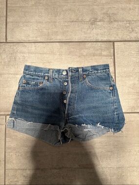 Raw-Hem Levi Midrise Denim Shorts in Blue